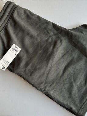 NWT Men's Olive Green GU casual Lounge Shorts